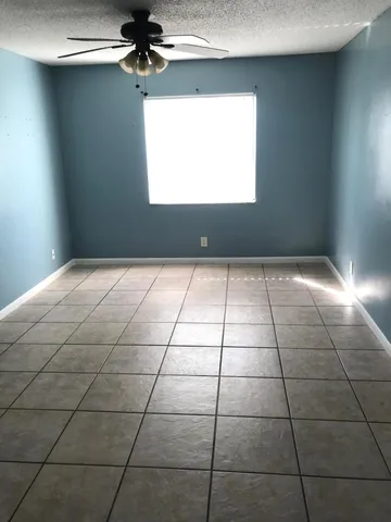 $1,900 | 1830 Abbey Road, Unit 105, West Palm Beach, FL 33415