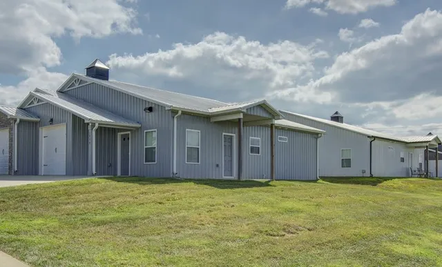 $1,370 | 190 Bainbridge Drive, Unit B, Clarksville, TN 37043