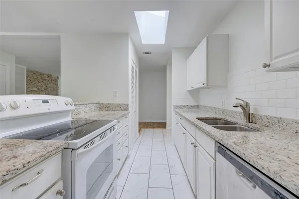 $2,500 | 8835 Tallwood Drive, Austin, TX 78759