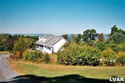 435 True Blue Road Bangor, PA 18013 - Photo 2 of 7 Gallery Image 2