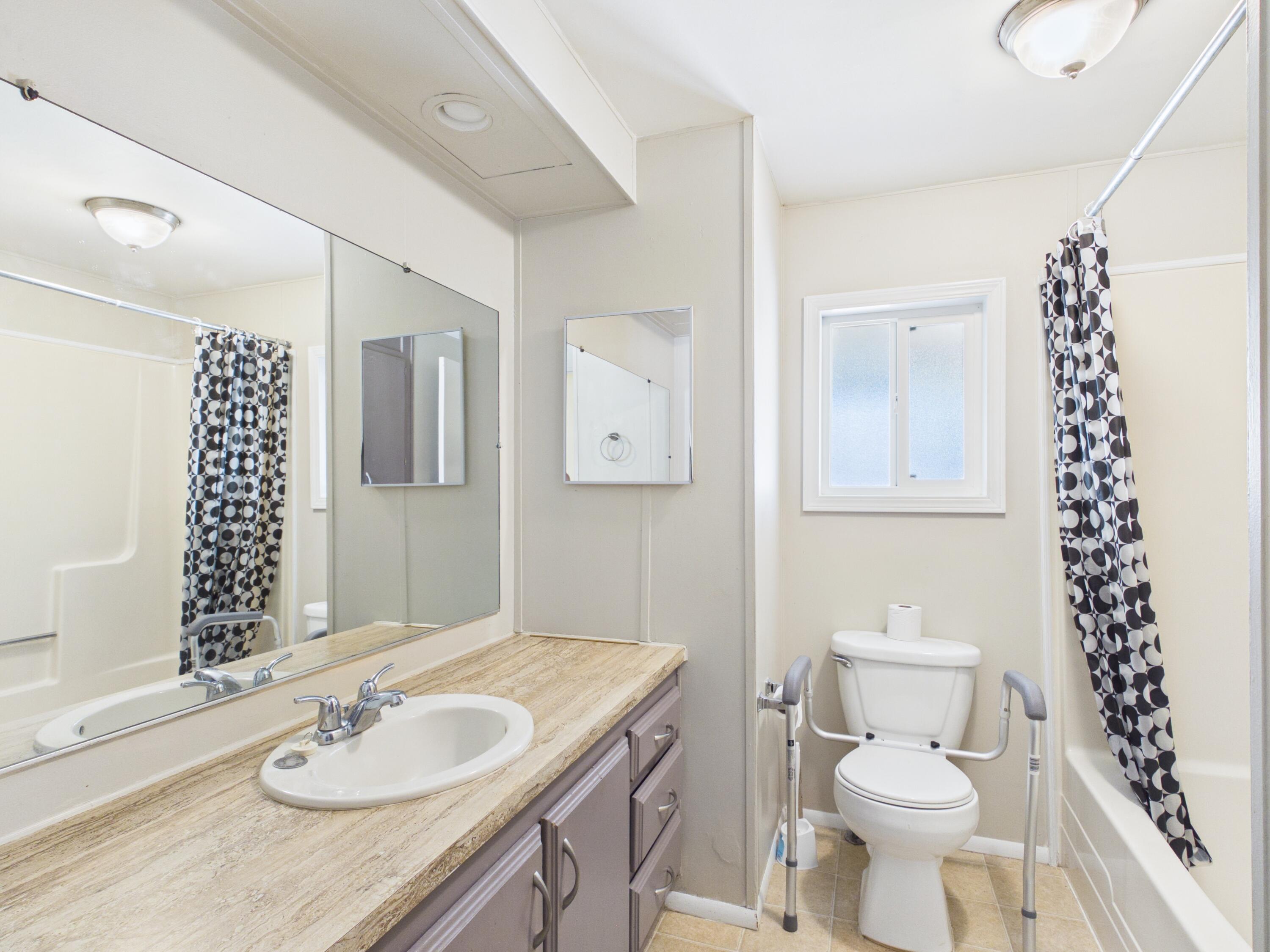 72 West Coast Road, Unit 22 Redway, CA 95560 - Photo 22 of 36 Gallery Image 22