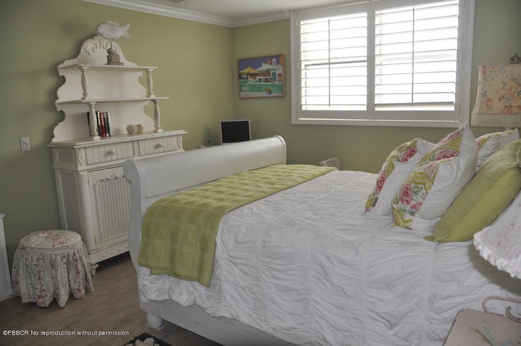 336 Golfview Road North Palm Beach, FL 33408 - Photo 4 of 6 Guest bedroom view 036