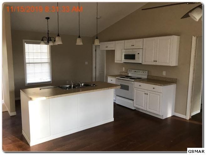 913 East Cross Road Dandridge, TN 37725 - Photo 3 of 9 Gallery Image 3