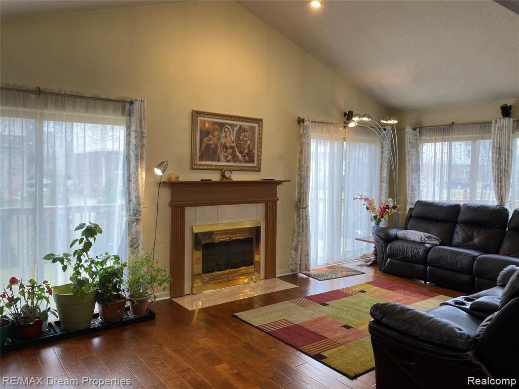 1011 Foothill Drive Canton, MI 48188 - Photo 25 of 35