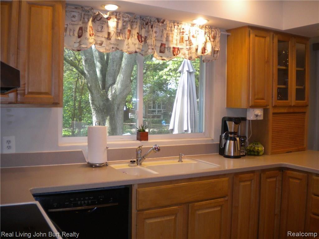 66 Randolph Road Rochester Hills, MI 48309 - Photo 6 of 30