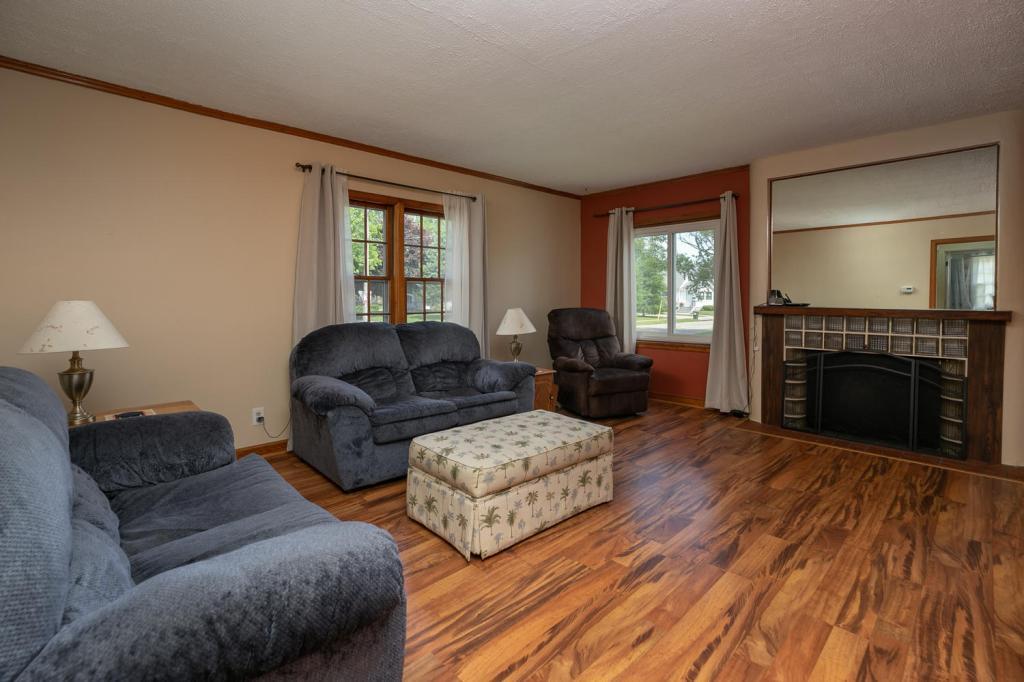 1414 3 1/2 Street Southeast Rochester, MN 55904 - Photo 4 of 49 Gallery Image 4