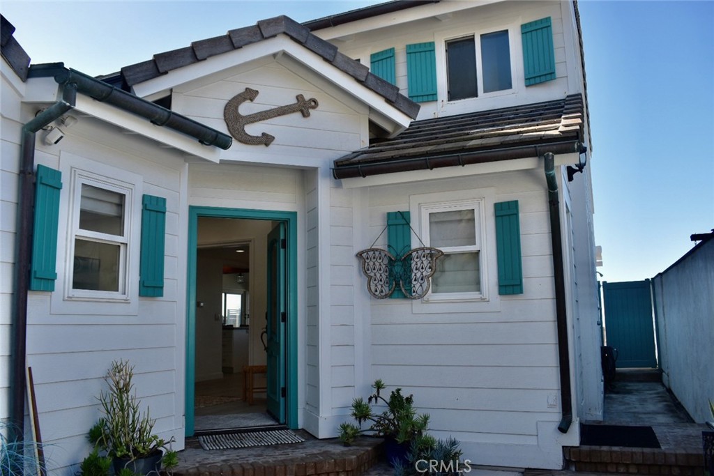 35605 Beach Road Dana Point, CA 92624 - Photo 4 of 61 a view of a entryway of the house