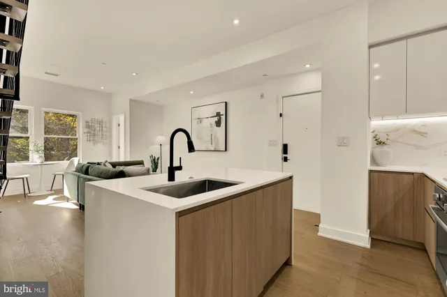 $750,000 | 4017 Davis Place Northwest, Unit 8, Washington, DC 20007