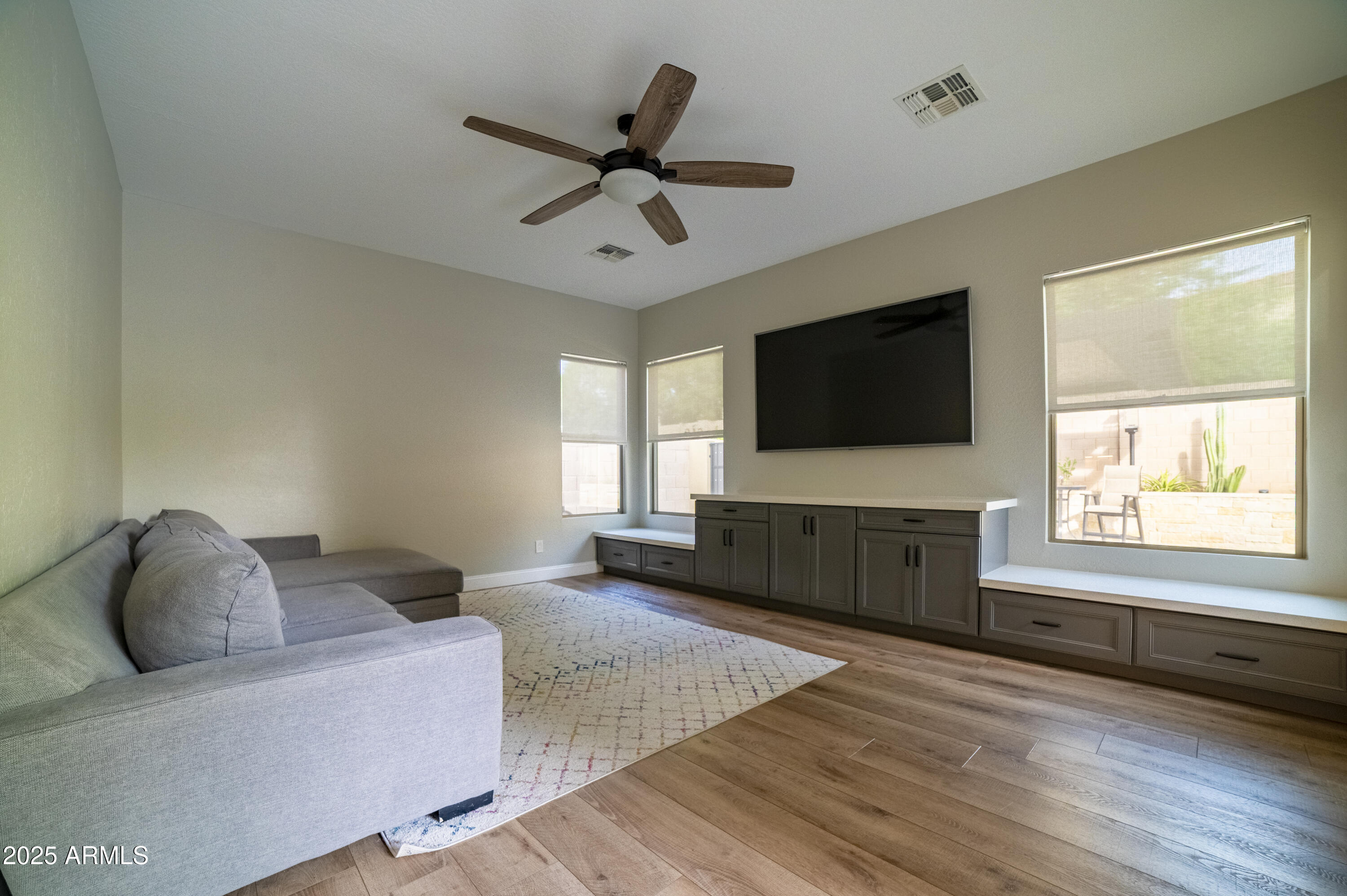 2212 West Apache Rain Road Phoenix, AZ 85085 - Photo 4 of 22 DSC_6116-HDR