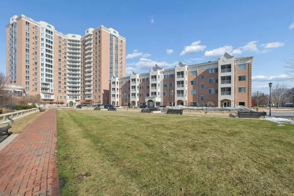 $250,000 | 6640 Lyndale Avenue South, Unit 408, Richfield, MN 55423