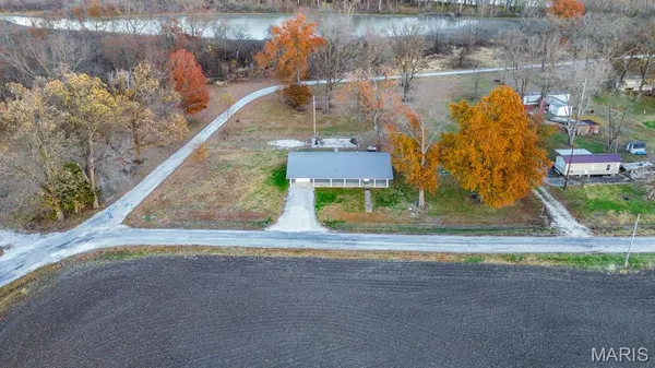 $129,000 | 236 Gallinipper Road, Hardin, IL 62047