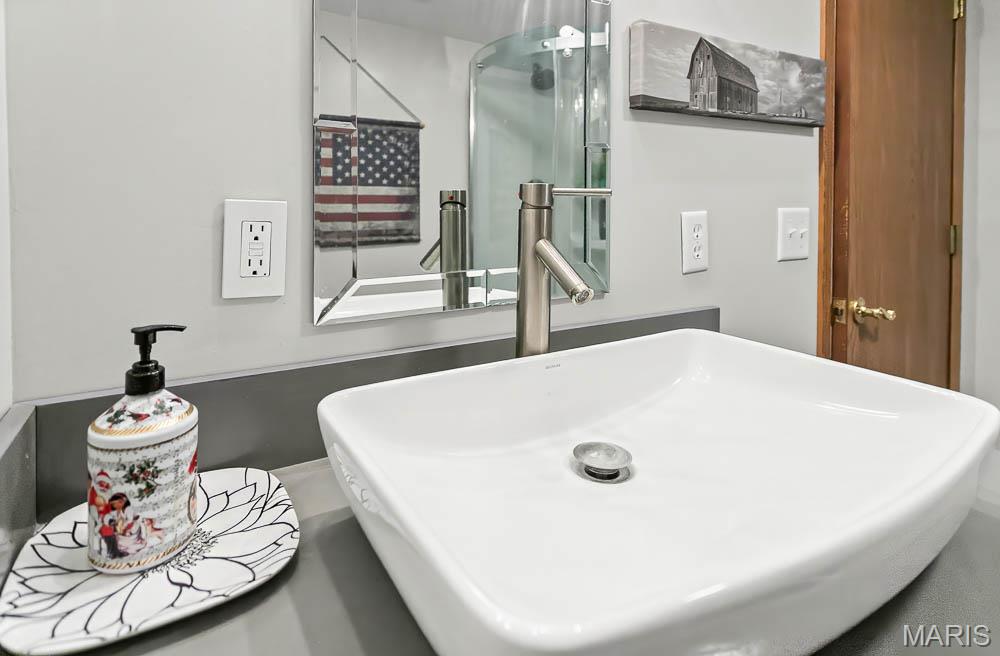 236 Gallinipper Road Hardin, IL 62047 - Photo 35 of 58