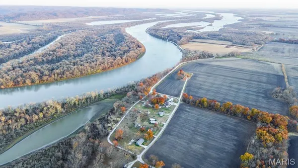 $129,000 | 236 Gallinipper Road, Hardin, IL 62047