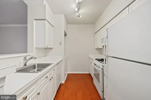 $330,000 | 12913 Alton Square, Unit 210, Herndon, VA 20170