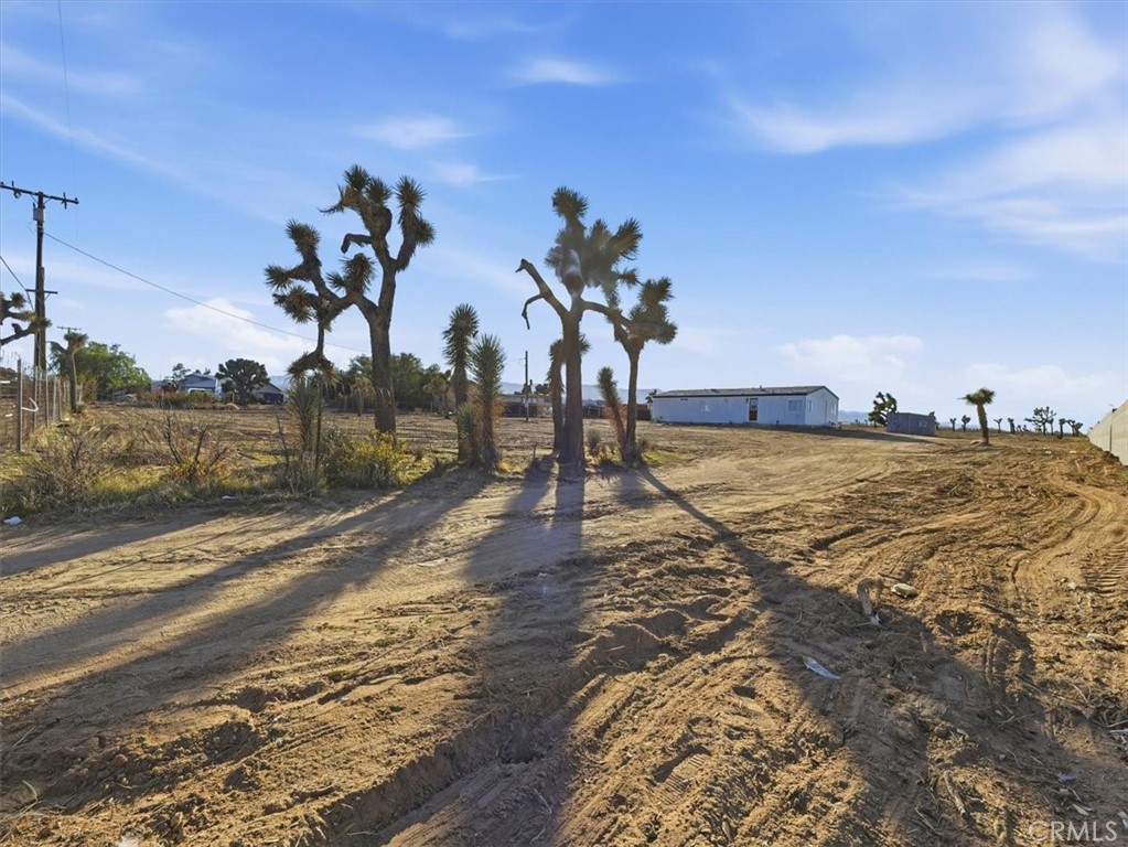 11878 Pacific Road Phelan, CA 92371 - Photo 38 of 50 a view of a lake