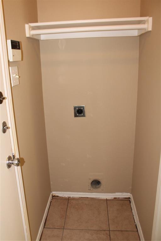 2136 Coelum Court Dallas, TX 75253 - Photo 22 of 29 a view of small space