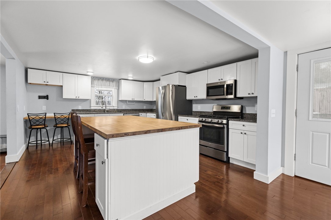 32 Pilgrim Avenue Coventry, RI 02816 - Photo 20 of 40