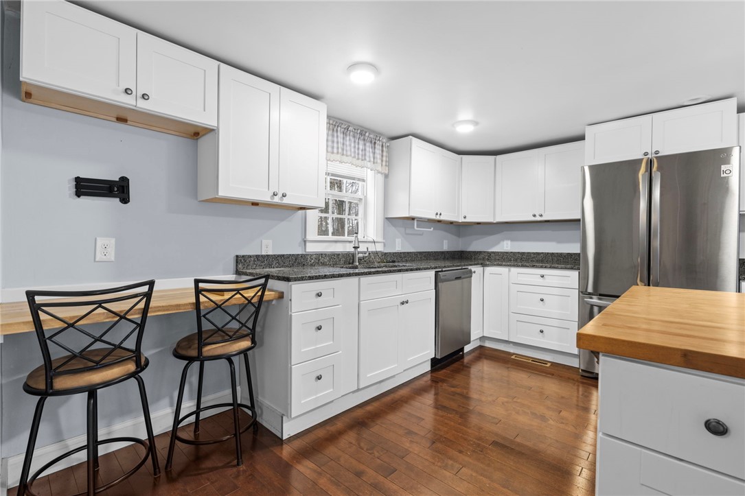 32 Pilgrim Avenue Coventry, RI 02816 - Photo 23 of 40