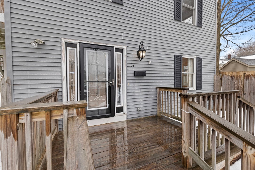 32 Pilgrim Avenue Coventry, RI 02816 - Photo 3 of 40