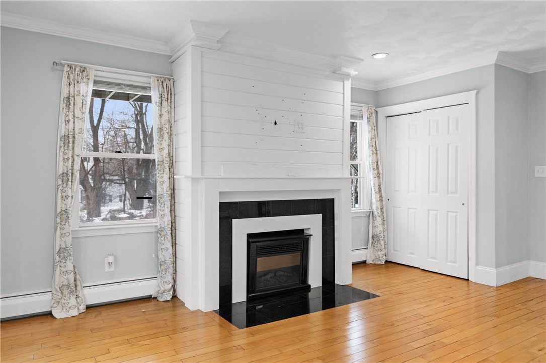 32 Pilgrim Avenue Coventry, RI 02816 - Photo 5 of 40