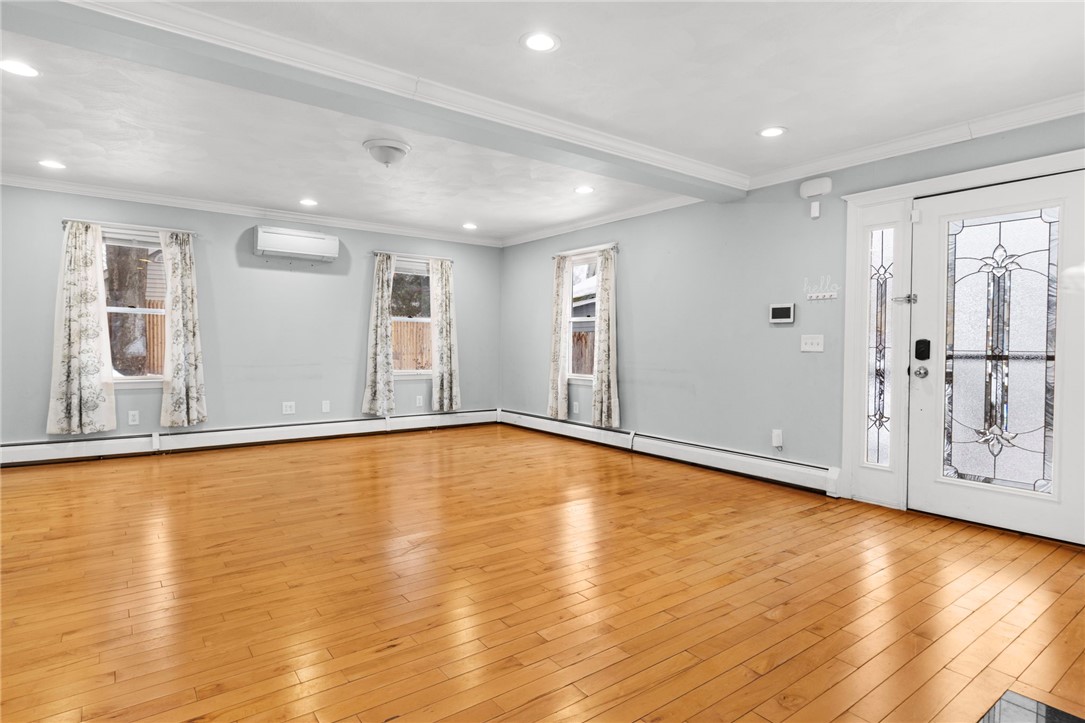 32 Pilgrim Avenue Coventry, RI 02816 - Photo 6 of 40