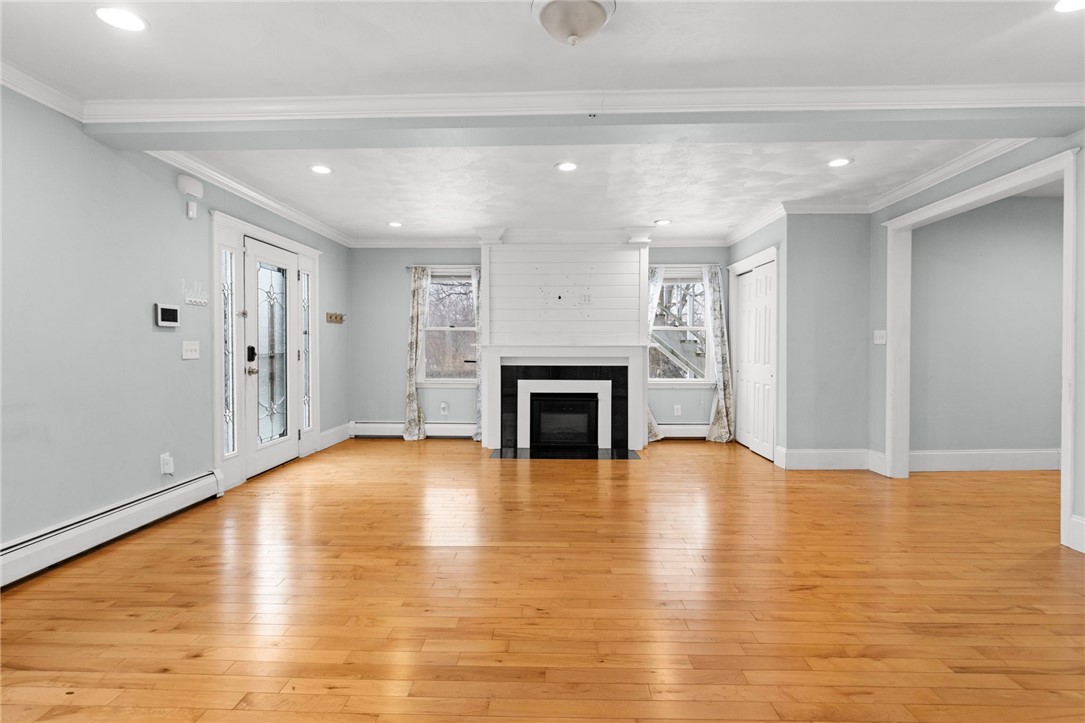 32 Pilgrim Avenue Coventry, RI 02816 - Photo 8 of 40