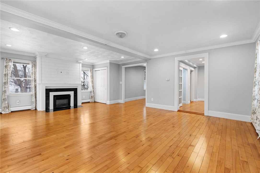 32 Pilgrim Avenue Coventry, RI 02816 - Photo 9 of 40