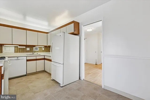 $575,000 | 4515 Willard Avenue, Unit 709, Chevy Chase, MD 20815