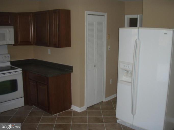 9204 Locksley Road Fort Washington, MD 20744 - Photo 11 of 26 with 2 panteries