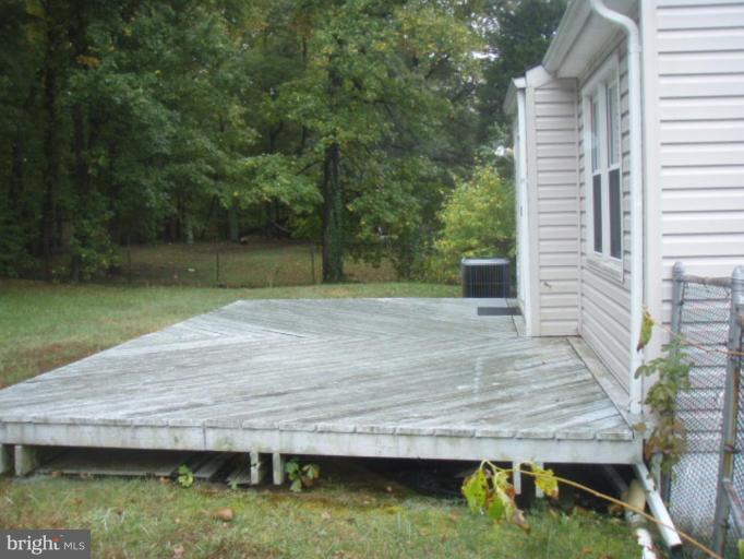 9204 Locksley Road Fort Washington, MD 20744 - Photo 22 of 26 Deck