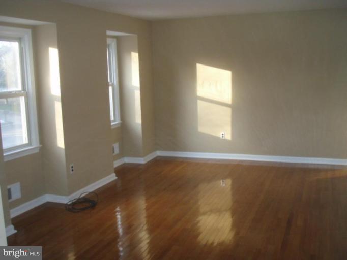 9204 Locksley Road Fort Washington, MD 20744 - Photo 8 of 26 Living Room
