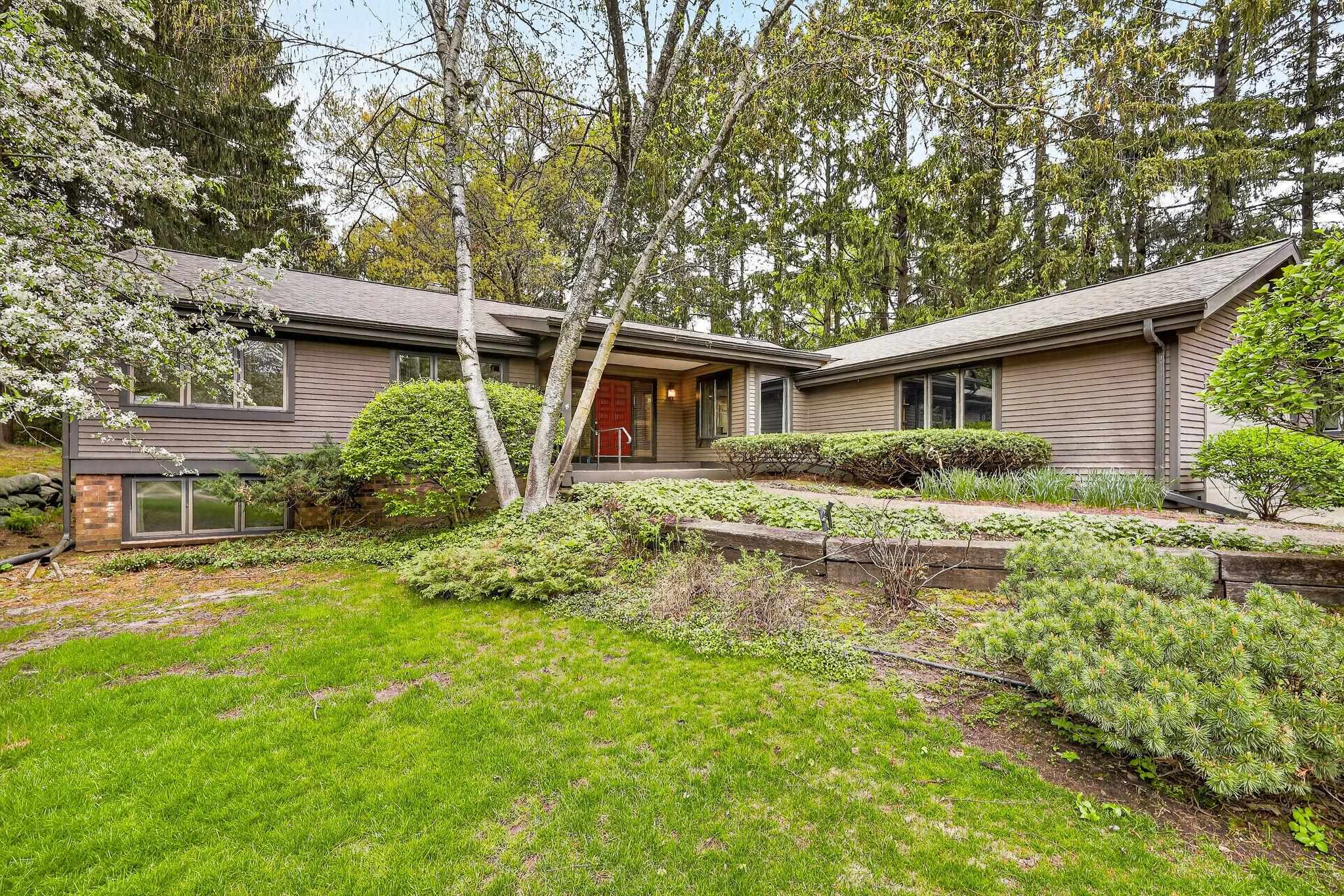 18 Larch Circle Madison, WI 53705 - Photo 2 of 55