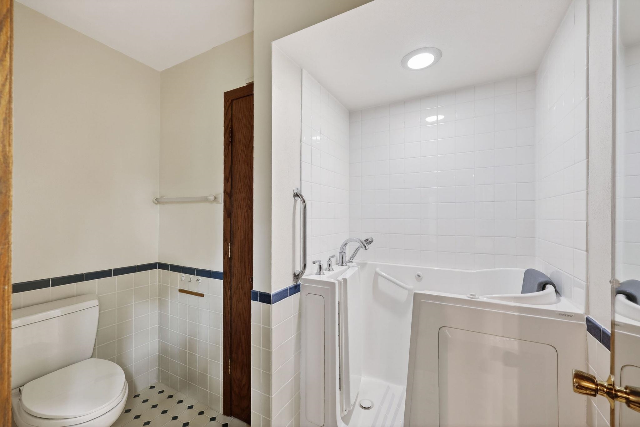 18 Larch Circle Madison, WI 53705 - Photo 28 of 55