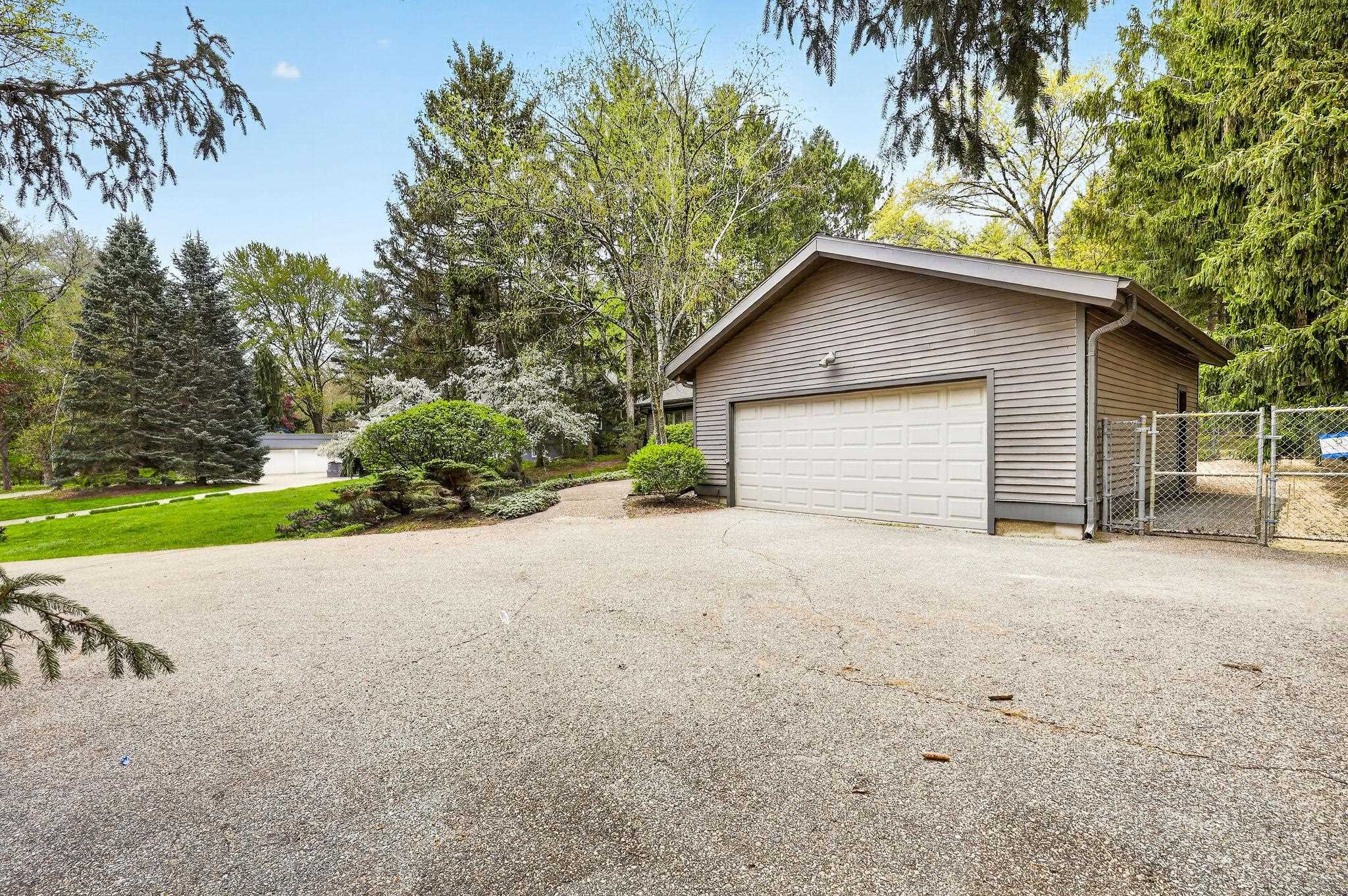 18 Larch Circle Madison, WI 53705 - Photo 8 of 55