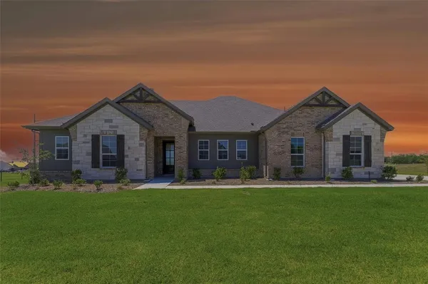 $474,900 | 114 Hillview Trail, Decatur, TX 76234