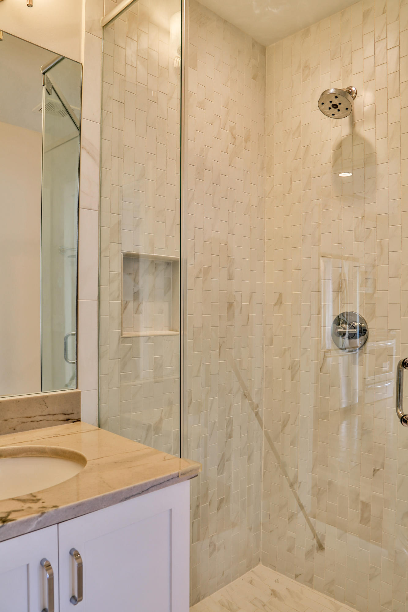 78 Spring Street Charleston, SC 29403 - Photo 11 of 13 Bath - Unit B