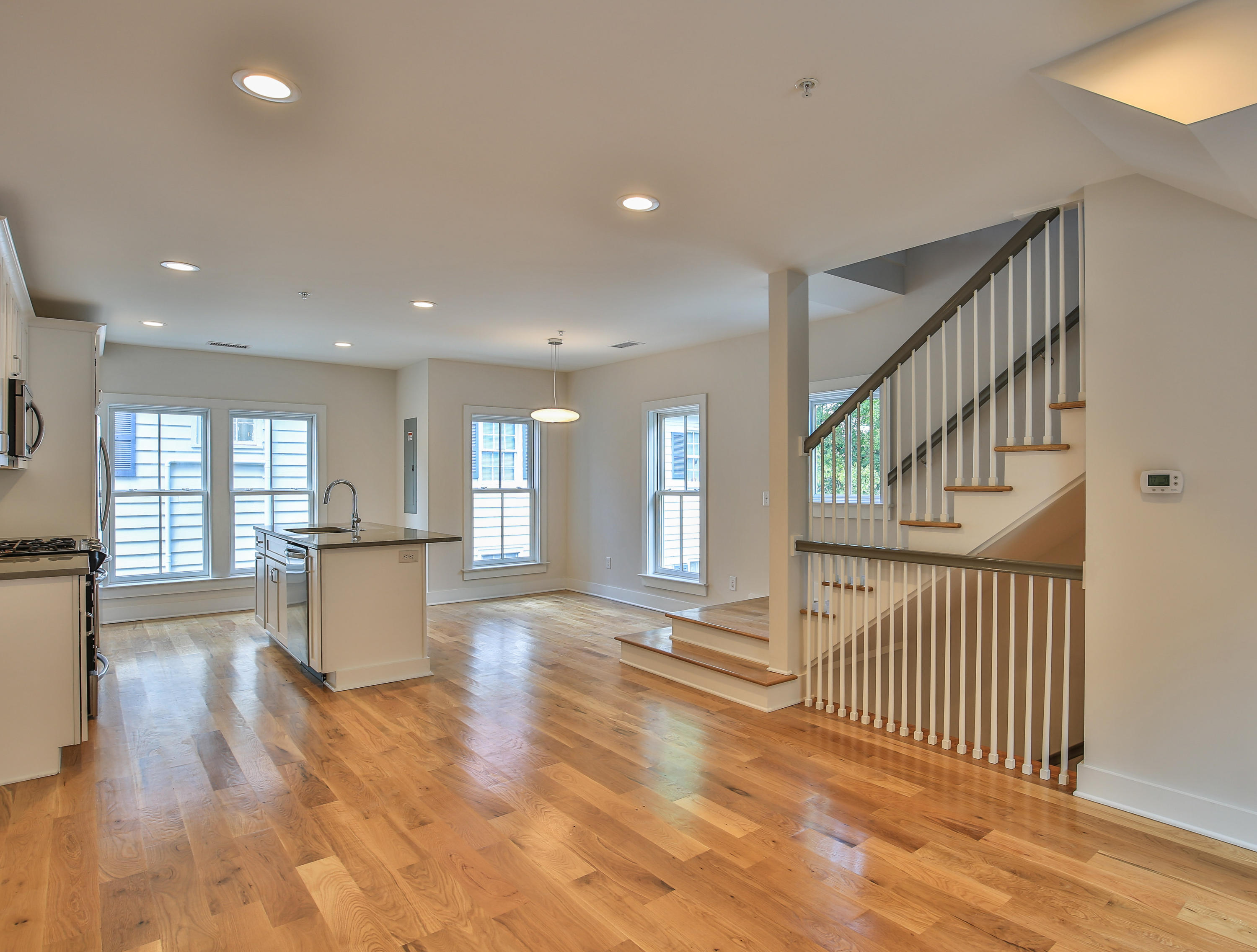 78 Spring Street Charleston, SC 29403 - Photo 6 of 13 Unit D Kit/Fam