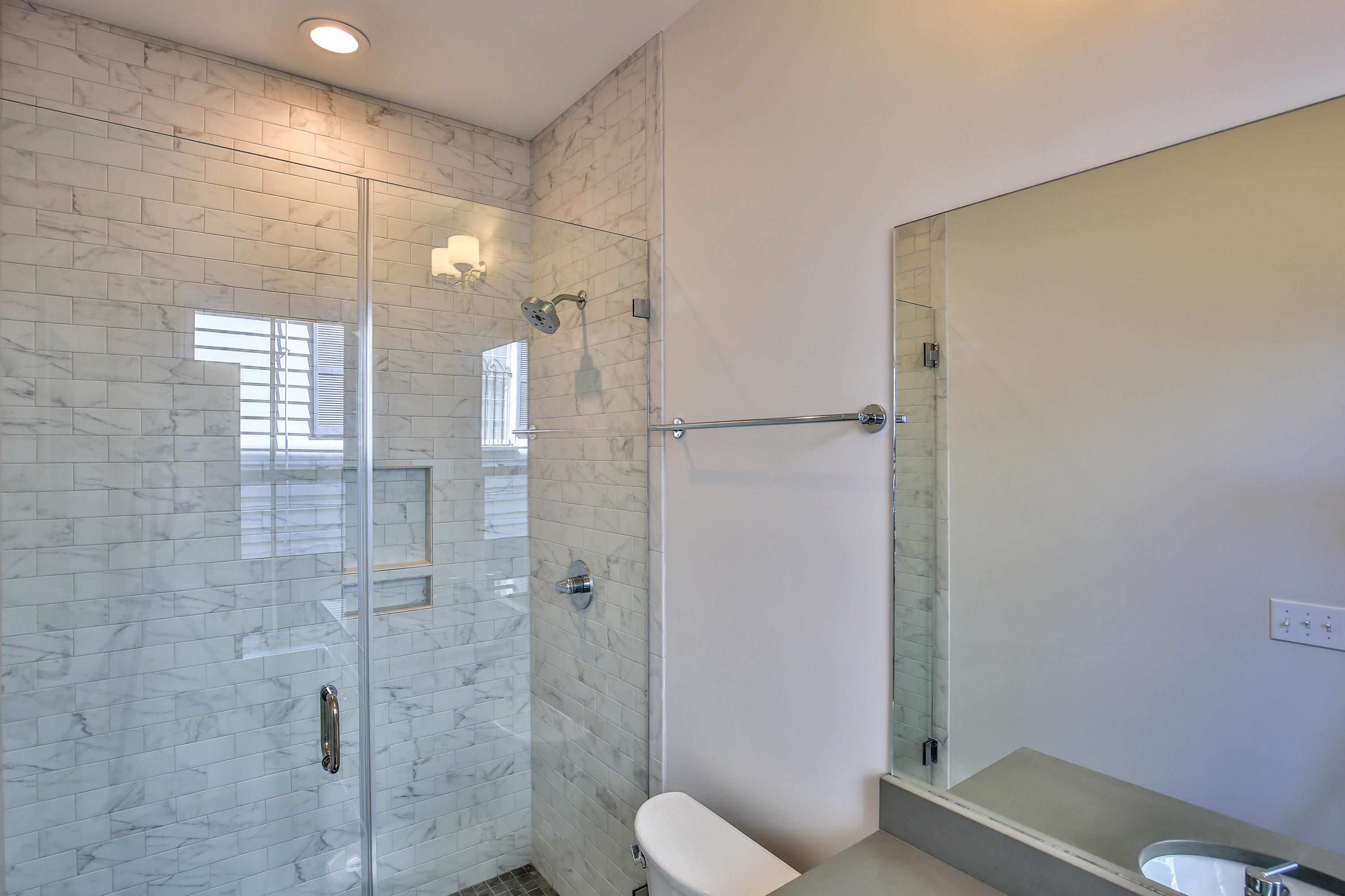 78 Spring Street Charleston, SC 29403 - Photo 10 of 13 Bath - Unit B