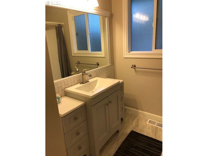 2955 Southeast Anderson Road Gresham, OR 97080 - Photo 19 of 25 Gallery Image 19