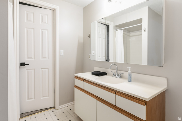 11906 Woodridge Road Sandy, UT 84094 - Photo 29 of 35 Large basement bathroom