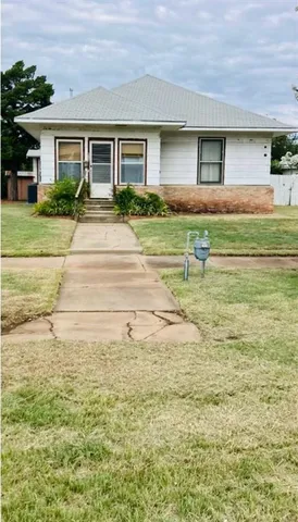 $95,000 | 310 Hughes Street, Quanah, TX 79252