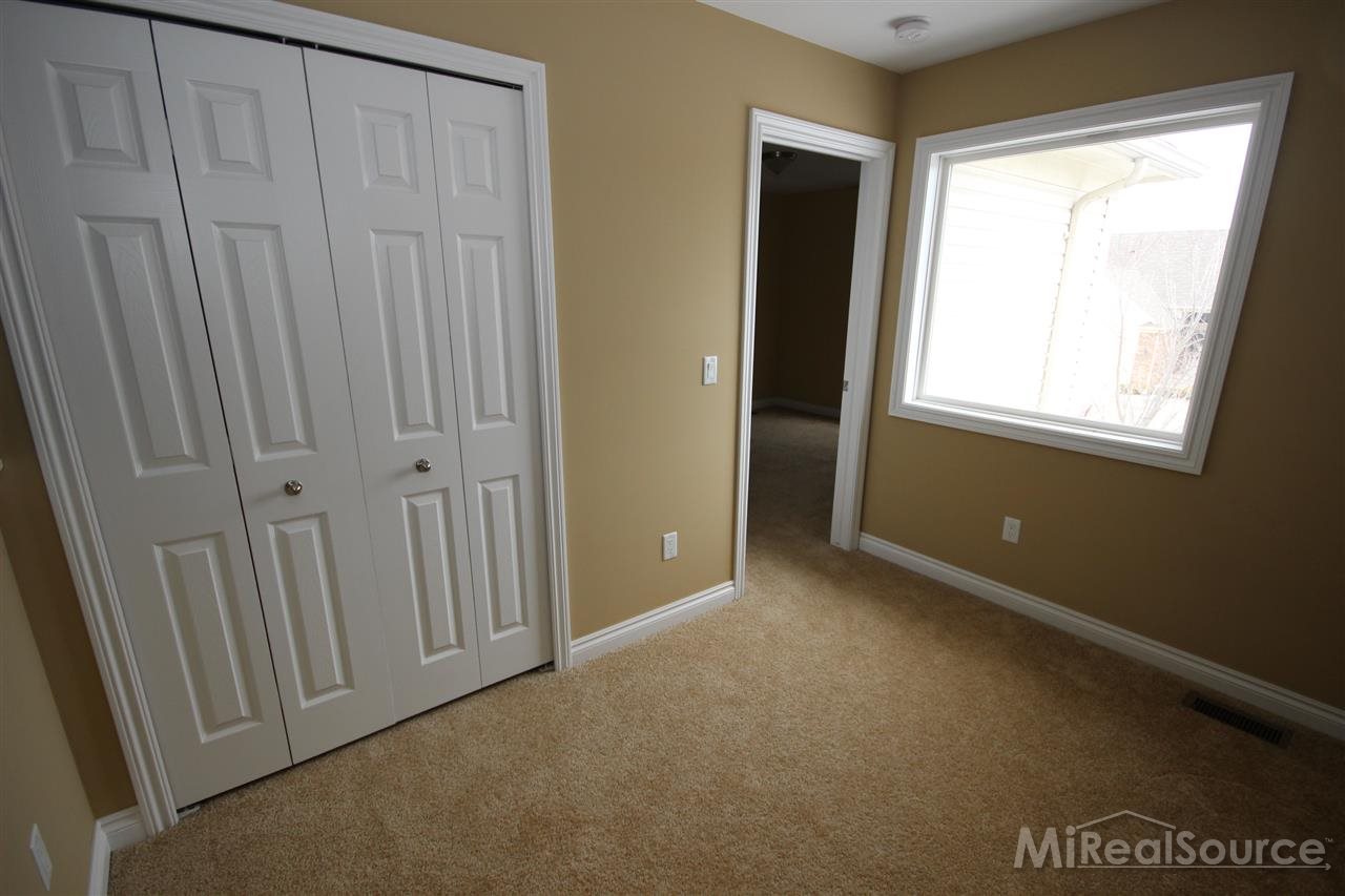 45541 Rathmore Drive Macomb, MI 48044 - Photo 11 of 16 31176449-10.JPG