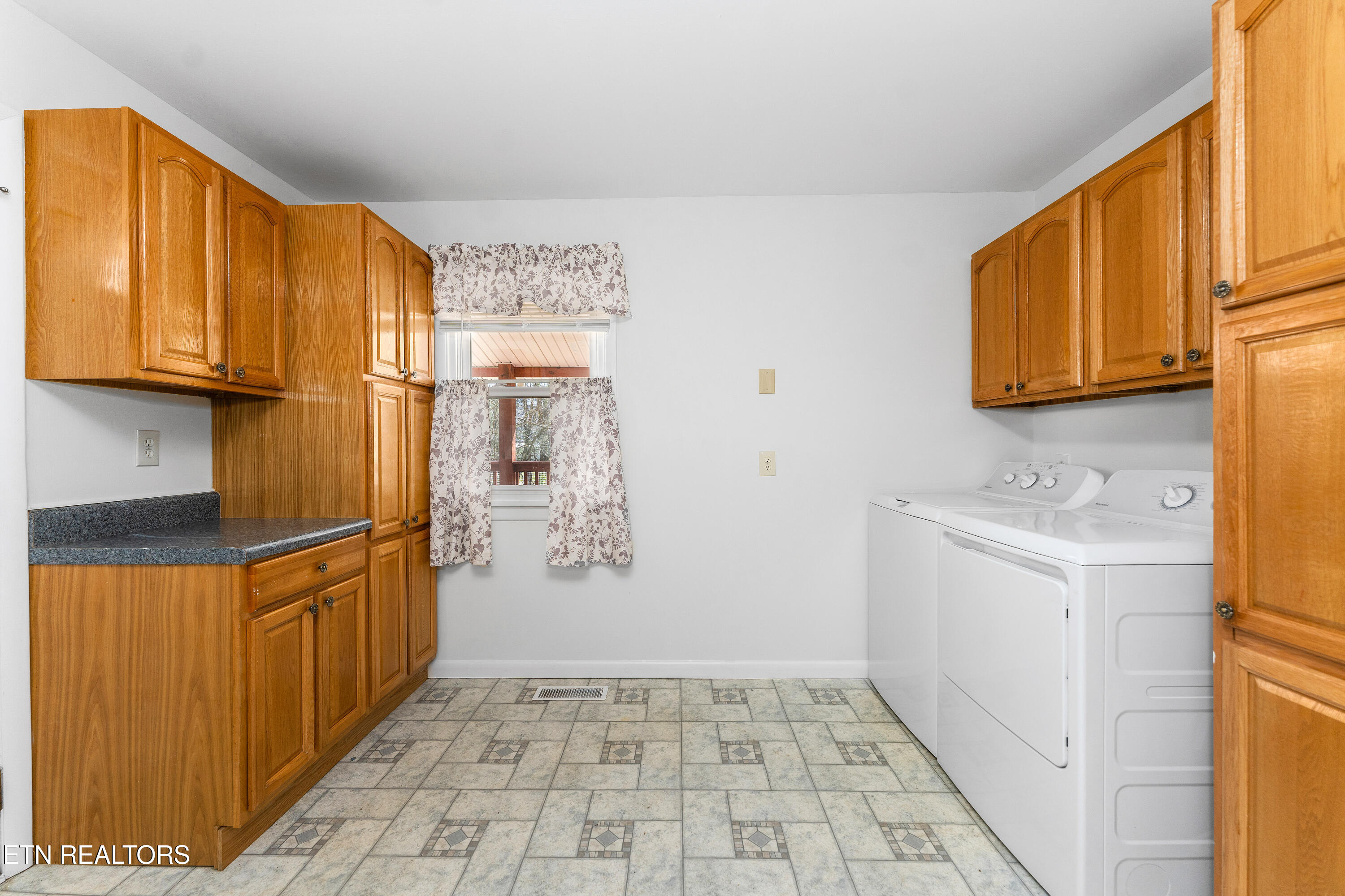111 Rand Circle Oak Ridge, TN 37830 - Photo 7 of 20 _DSC6433