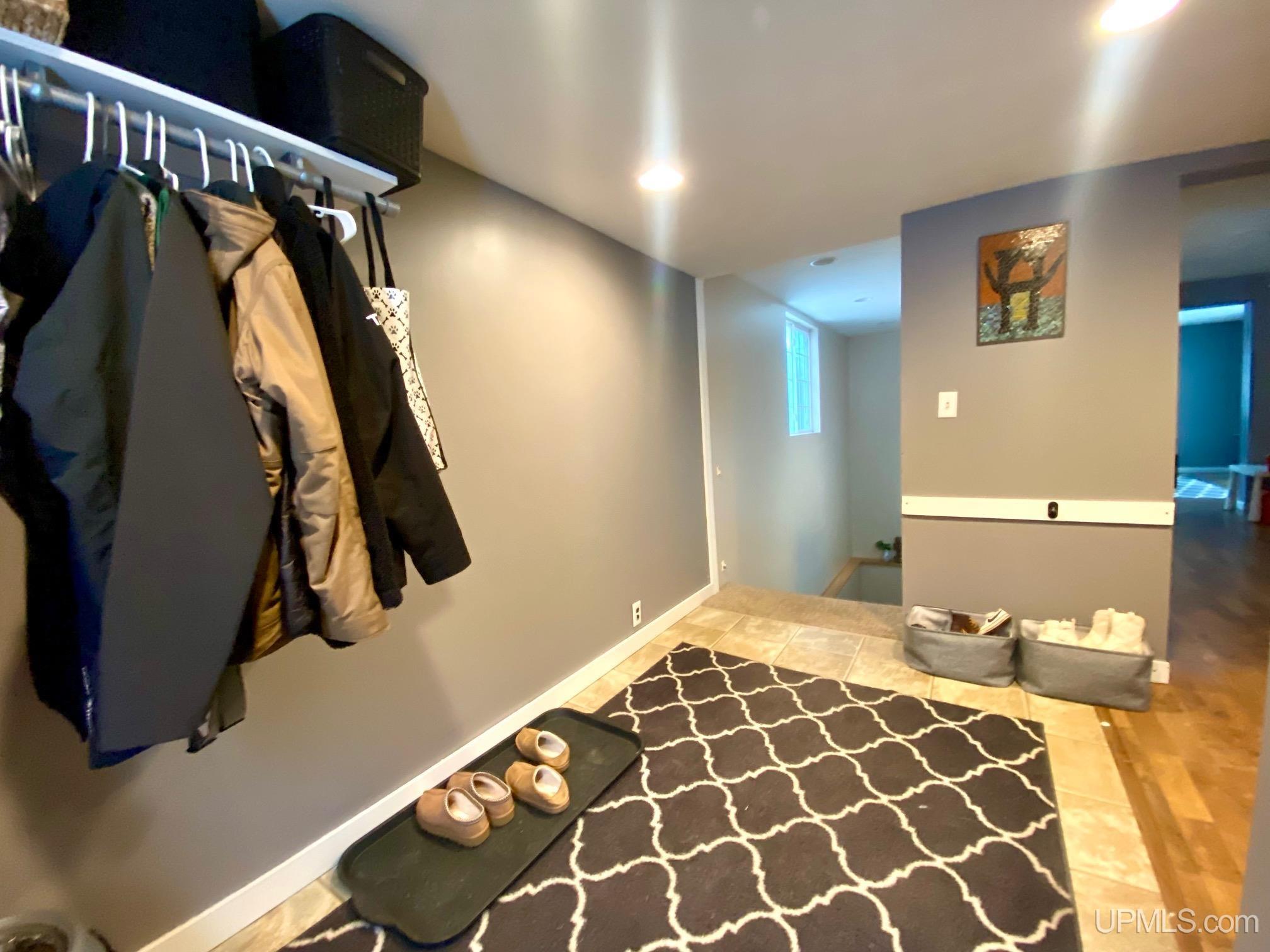 740 Willow Road Marquette, MI 49855 - Photo 4 of 67 Gallery Image 4