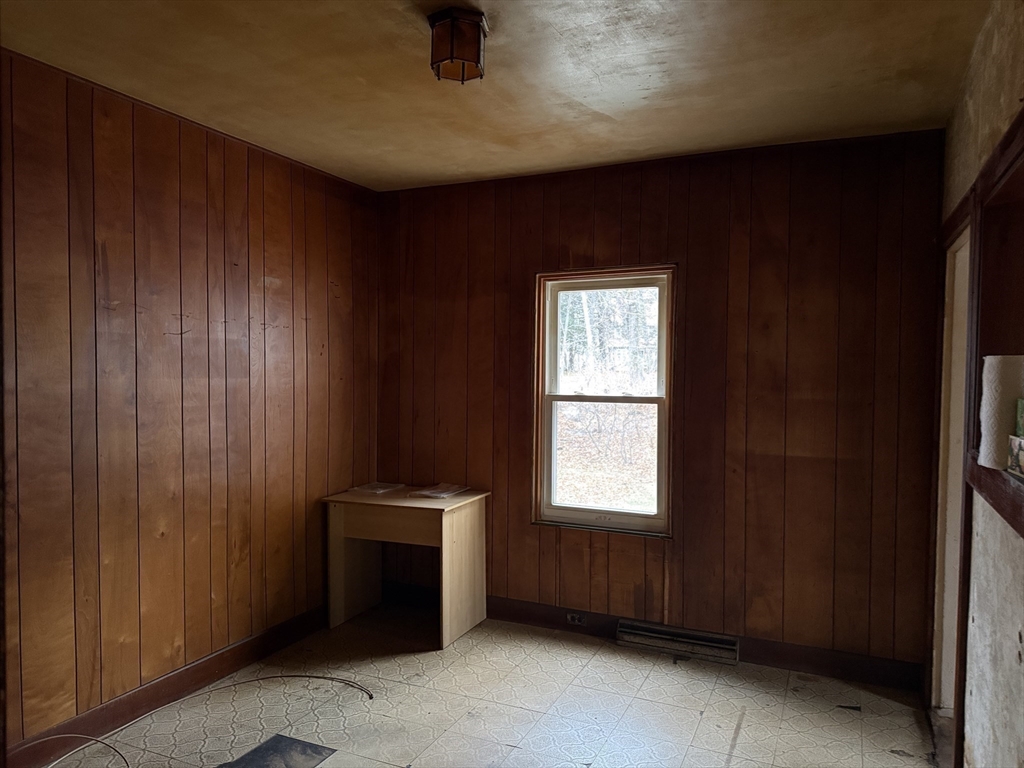 73-75 Draper Avenue Mansfield, MA 02048 - Photo 19 of 21 an empty room with windows