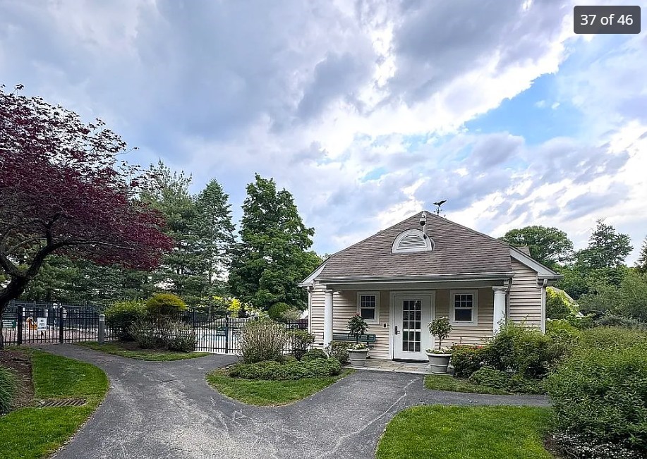 20 Winding Ridge Road Greenburgh, NY 10603 - Photo 10 of 46