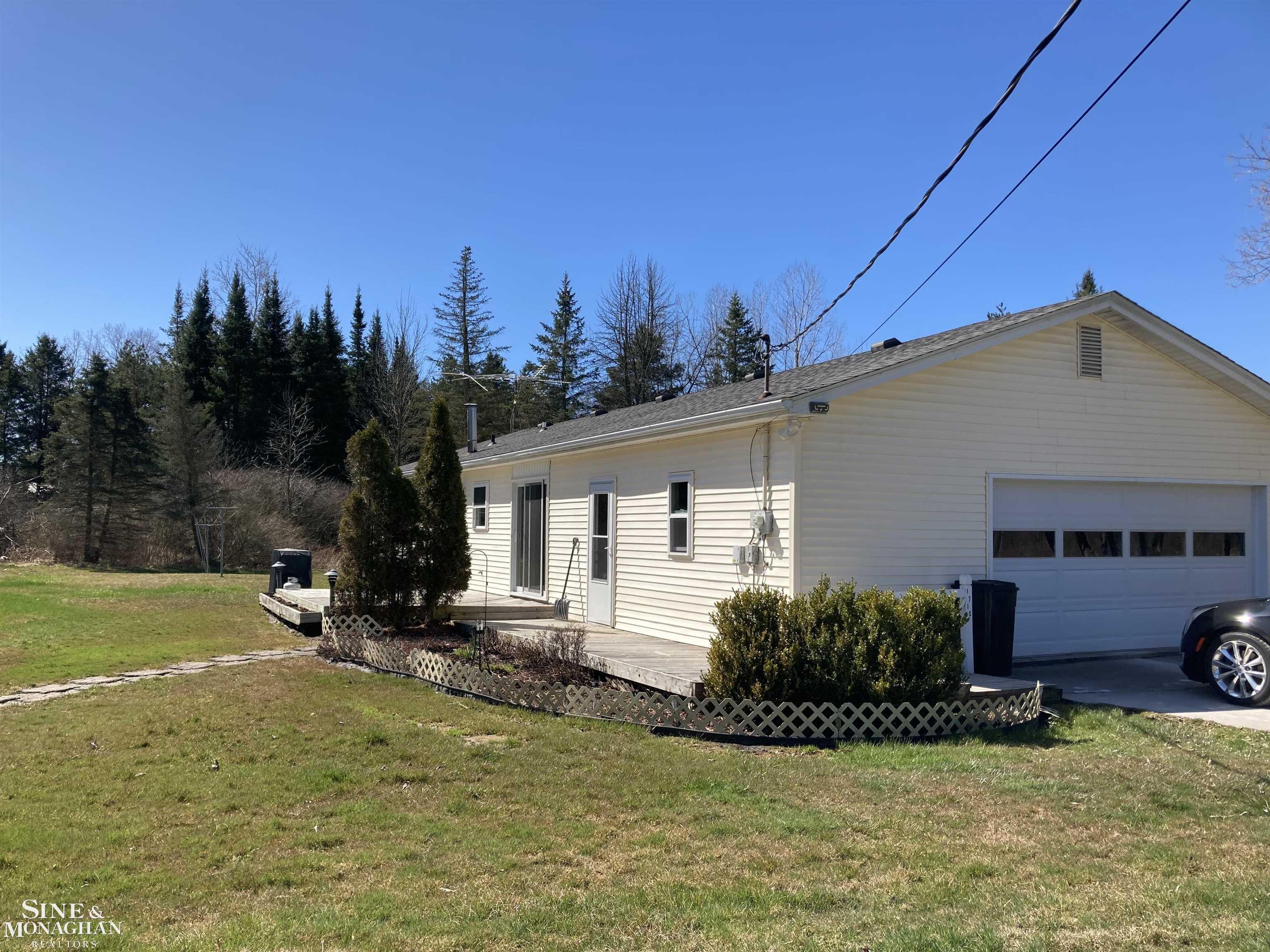 1715 South Allen Road St. Clair, MI 48079 - Photo 16 of 20 50137998-8130347a-d682-4238-af3c-25a6e9c1e44e.JPG