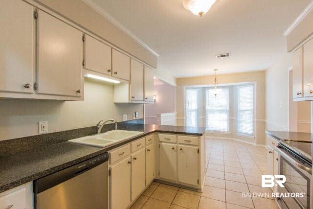 3151 Wellborne Drive West Mobile, AL 36695 - Photo 11 of 22 Kitchen