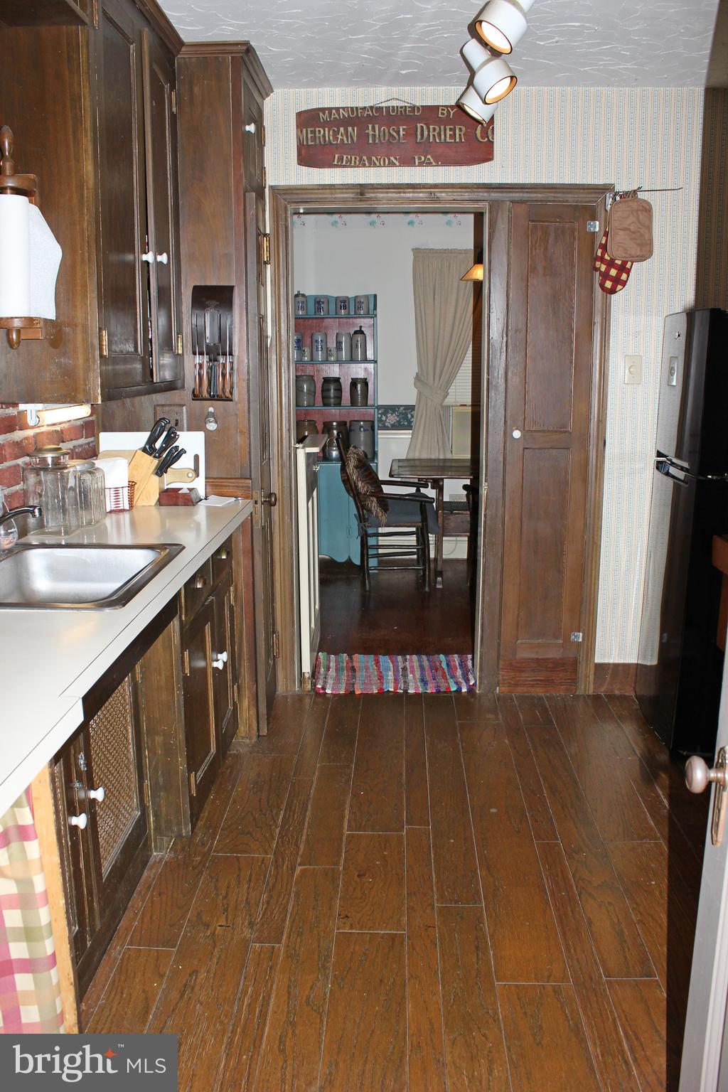 107 West 3rd Avenue Lititz, PA 17543 - Photo 8 of 23