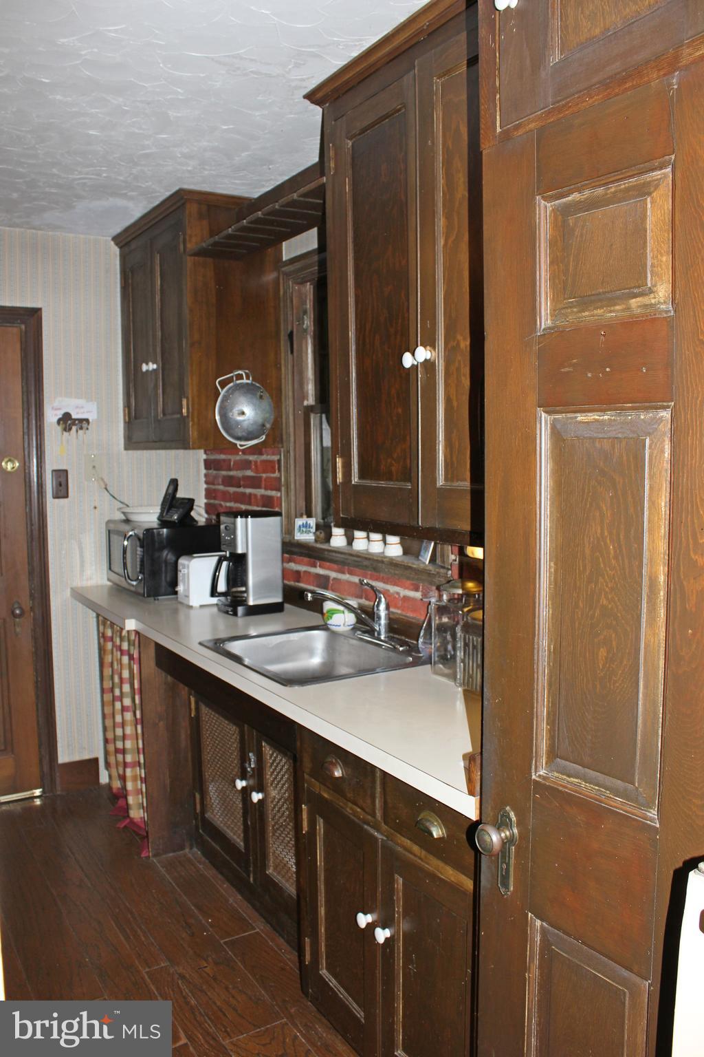 107 West 3rd Avenue Lititz, PA 17543 - Photo 9 of 23